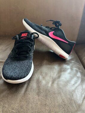 Nike’s Downshifter 7 Running Shoes